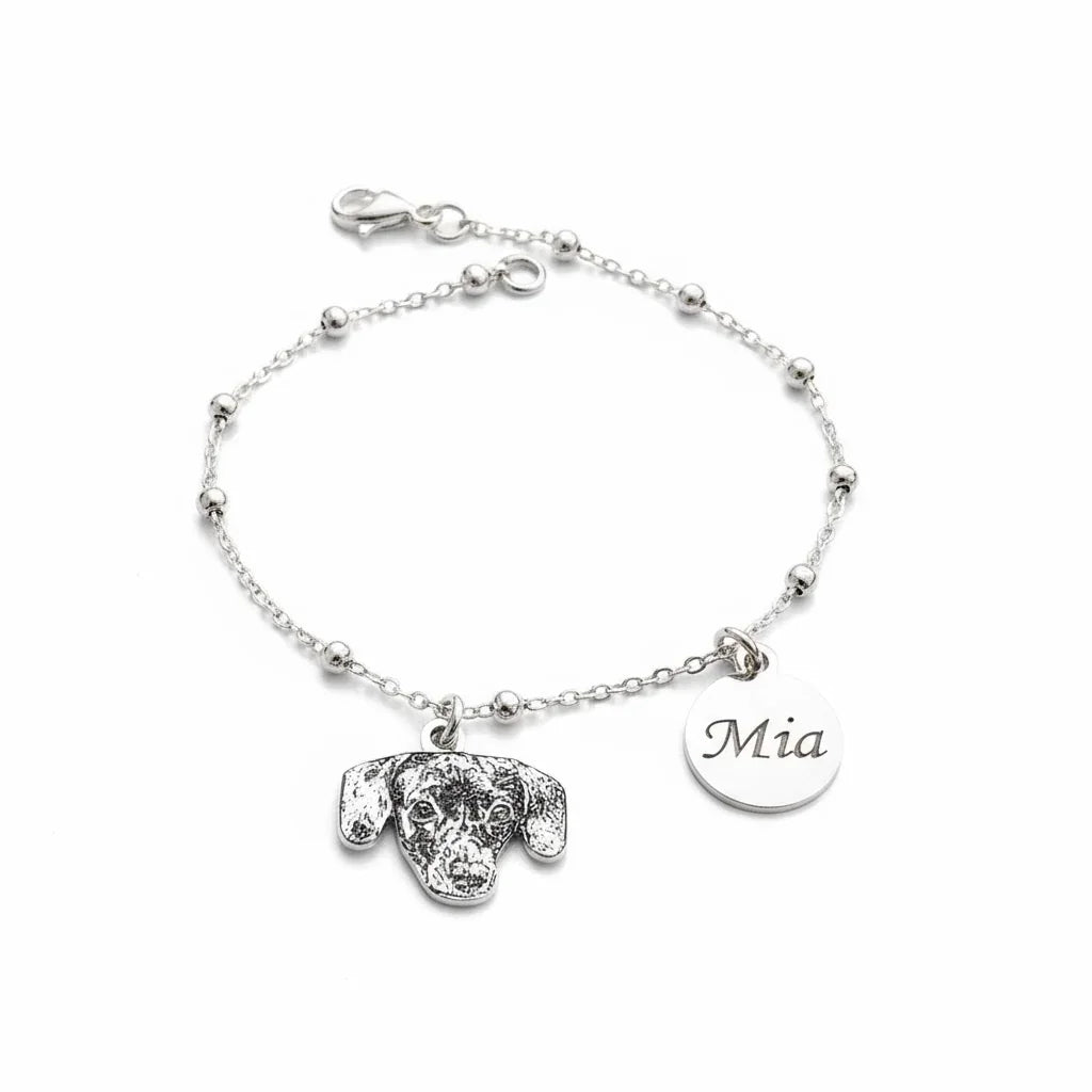 Bracciale Gemboutiquejewelry in argento 925 con ciondolo cane personalizzato e nome Mia.